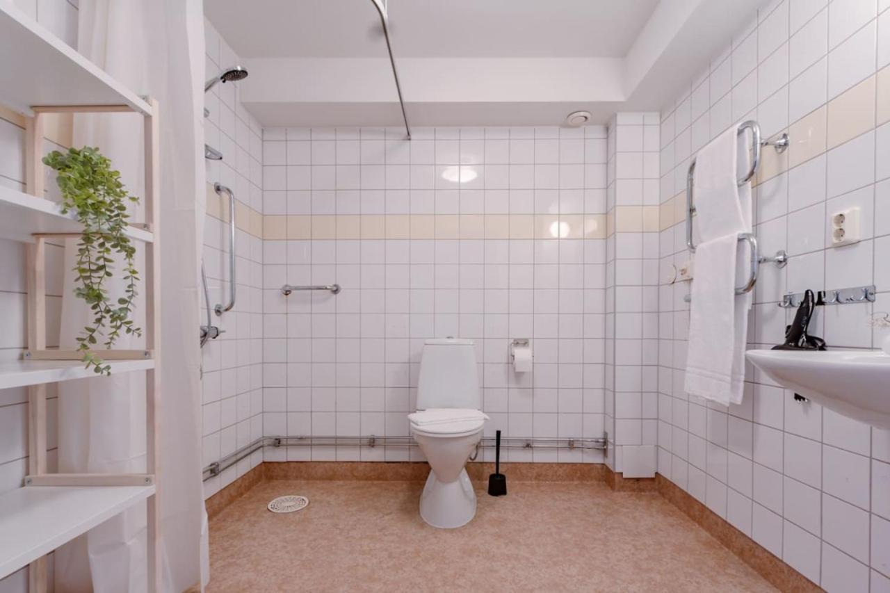 Budget Comfort On Trendy Soedermalm, Construction Work Стокхолм Екстериор снимка