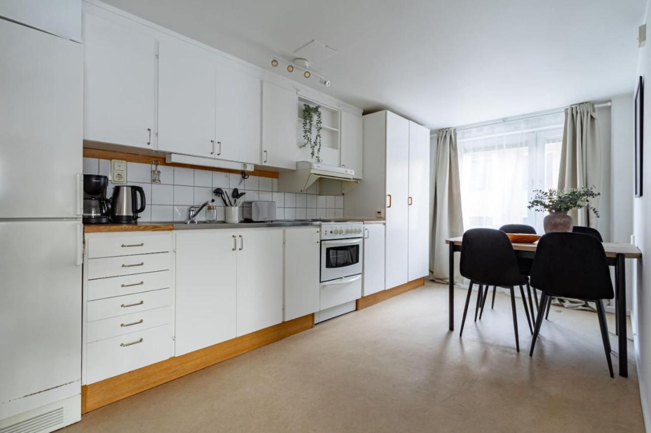 Budget Comfort On Trendy Soedermalm, Construction Work Стокхолм Екстериор снимка